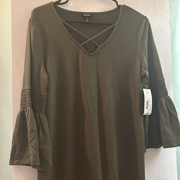 Dress - Picture 3 of 4